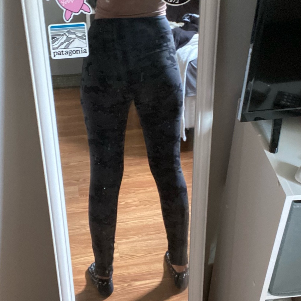 Rachel Zoe camo full length leggings. - Picture 2 of 4